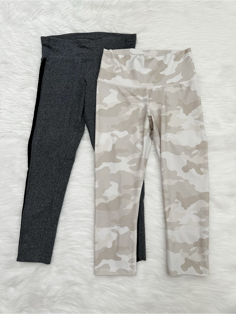 Women's BUNDLE (2) Athletic Activewear High-Rise Capri Leggings, Sz Medium